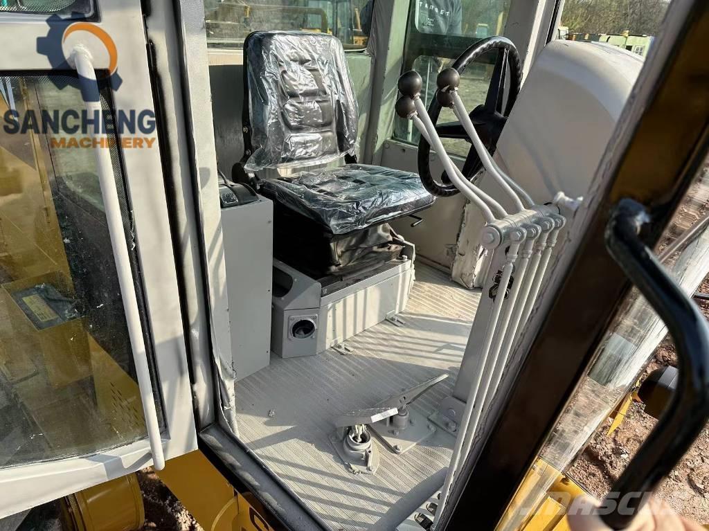 CAT 120 H معدات تمهيد الطرق