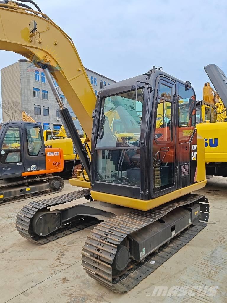 CAT 307E حفارات زحافة