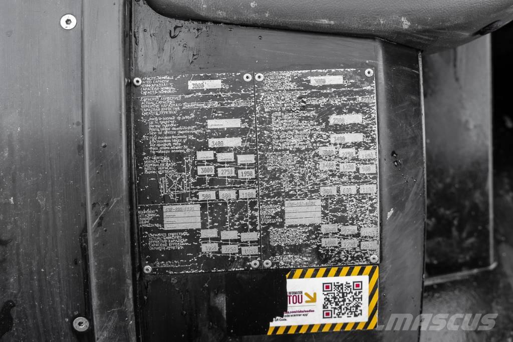 Manitou MC 30-4 D شاحنات الديزل