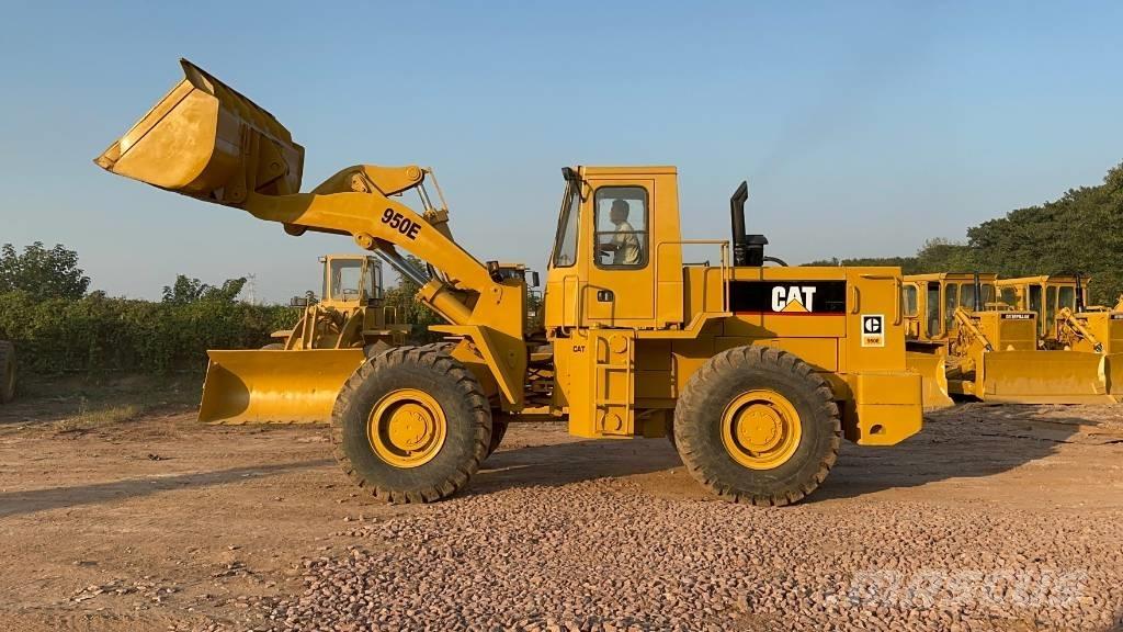 CAT 950E لوادر بعجل