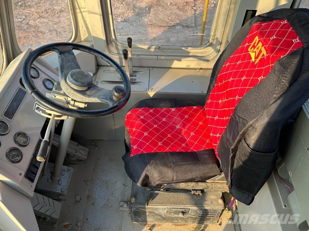 CAT 950E لوادر بعجل