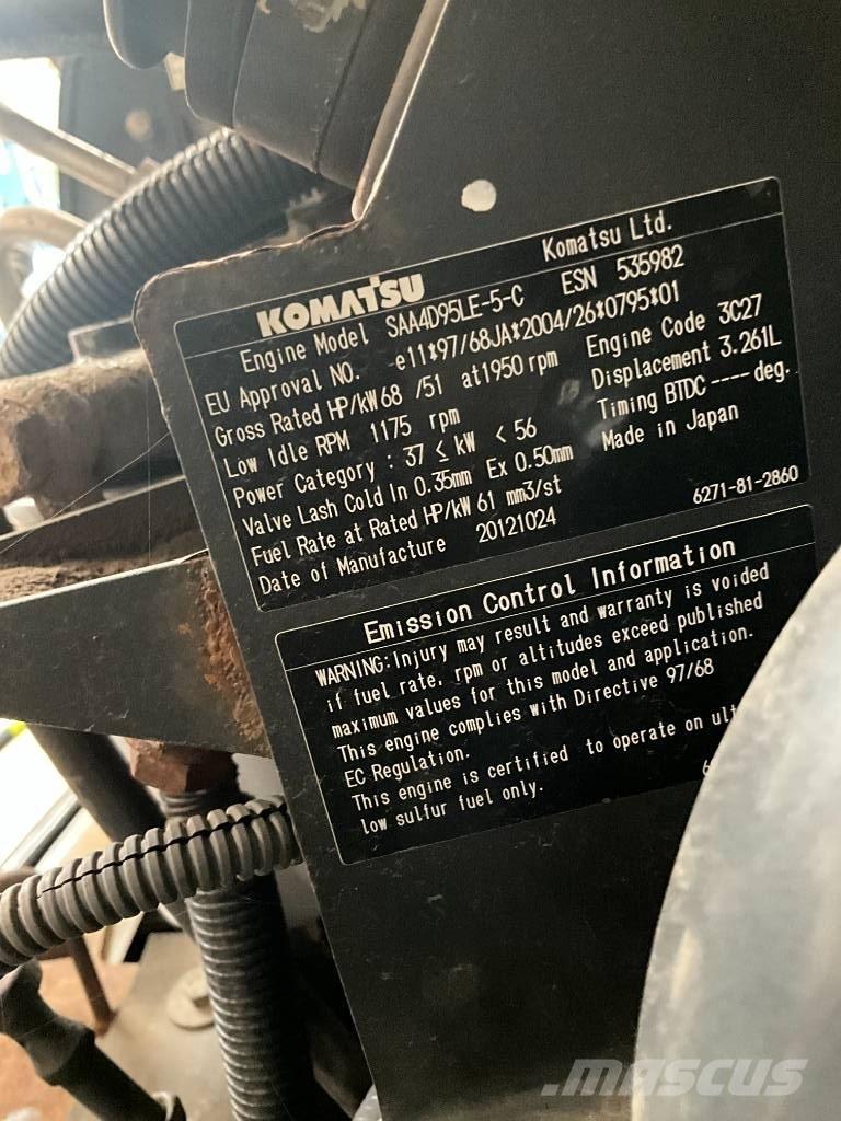 Komatsu PW 98 MR-8 حفارات بعجل