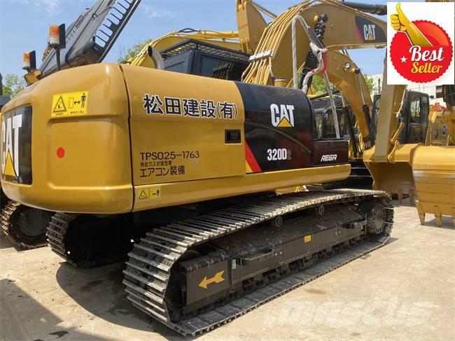 CAT 320 D2 حفارات زحافة