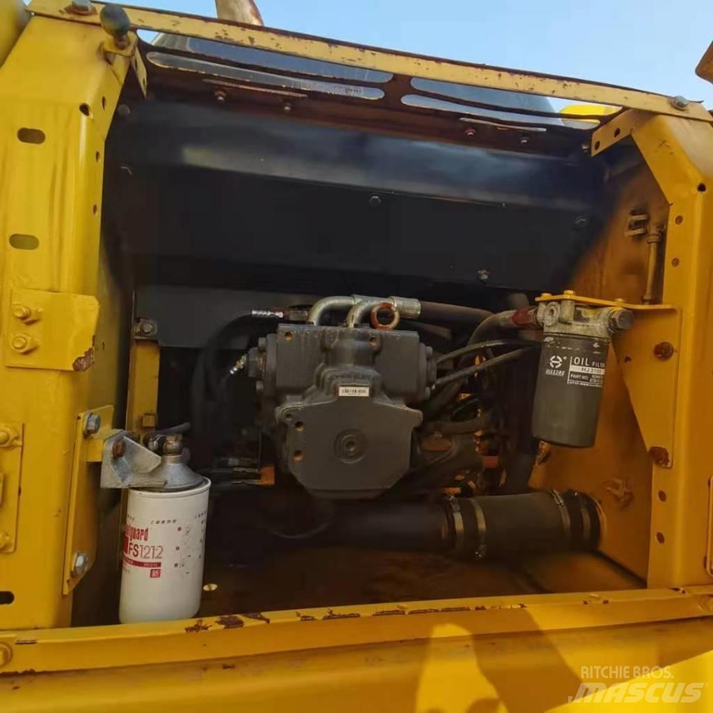 Komatsu PC 200-7 حفارات زحافة