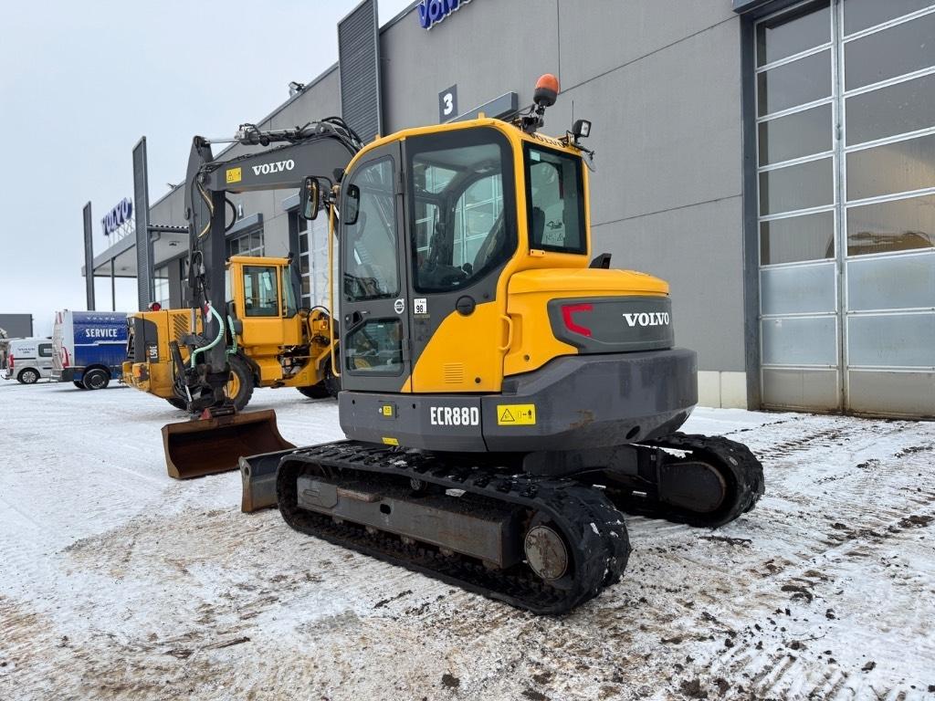 Volvo ECR 88 D حفارات وسط 7 طن - 12 طن