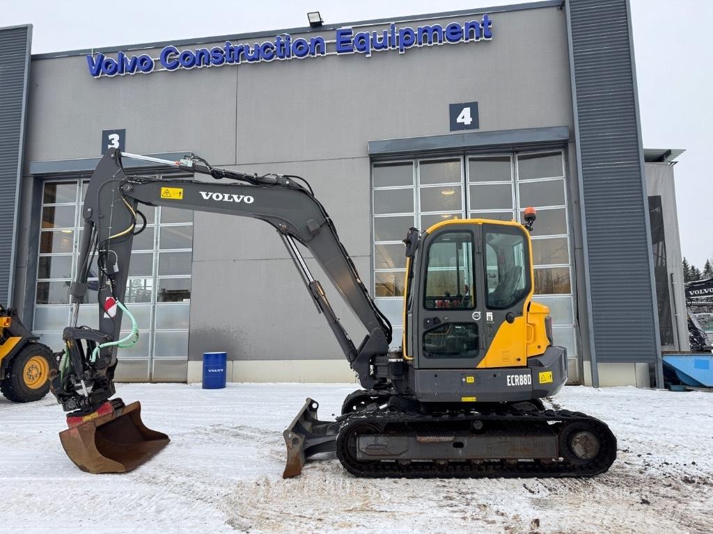 Volvo ECR 88 D حفارات وسط 7 طن - 12 طن