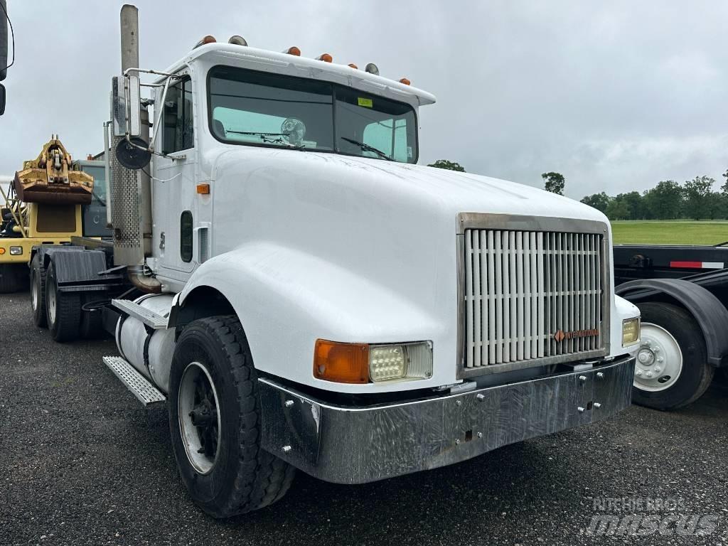 International 9400 شاحنات المخلفات