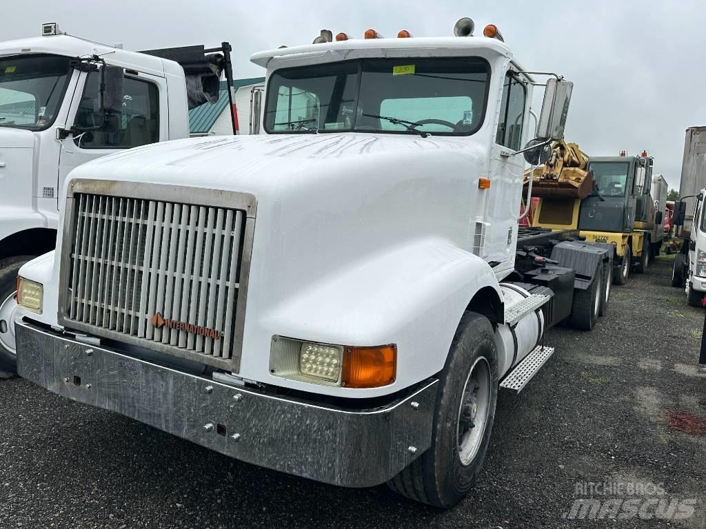 International 9400 شاحنات المخلفات