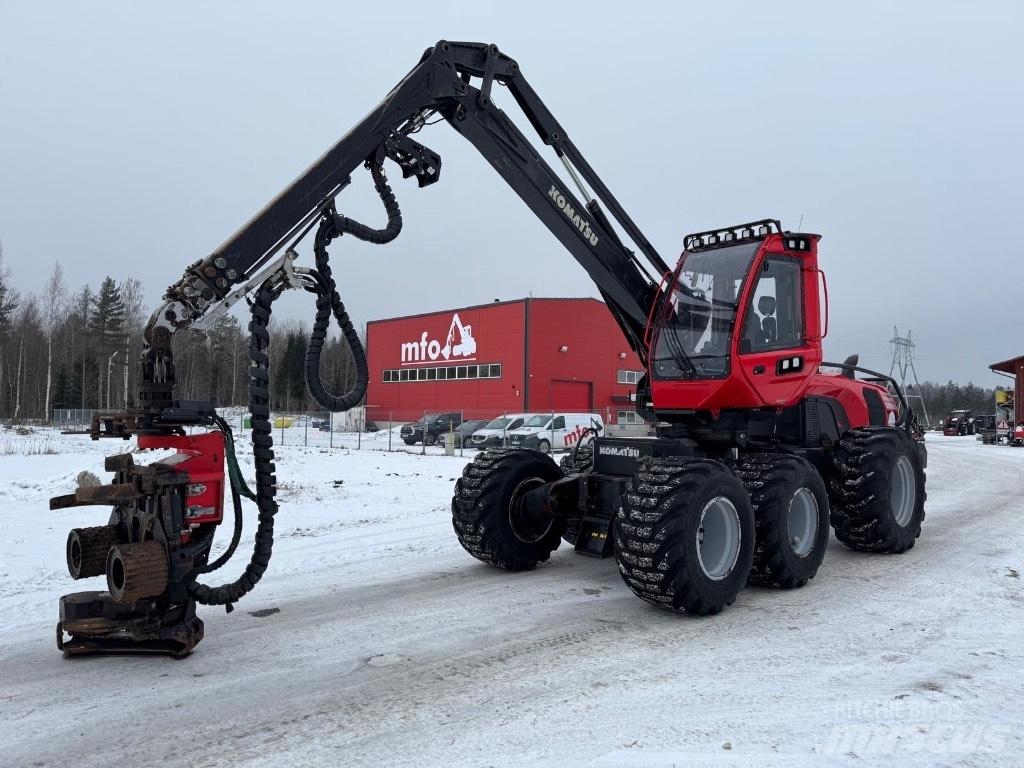 Komatsu 911 حصادات