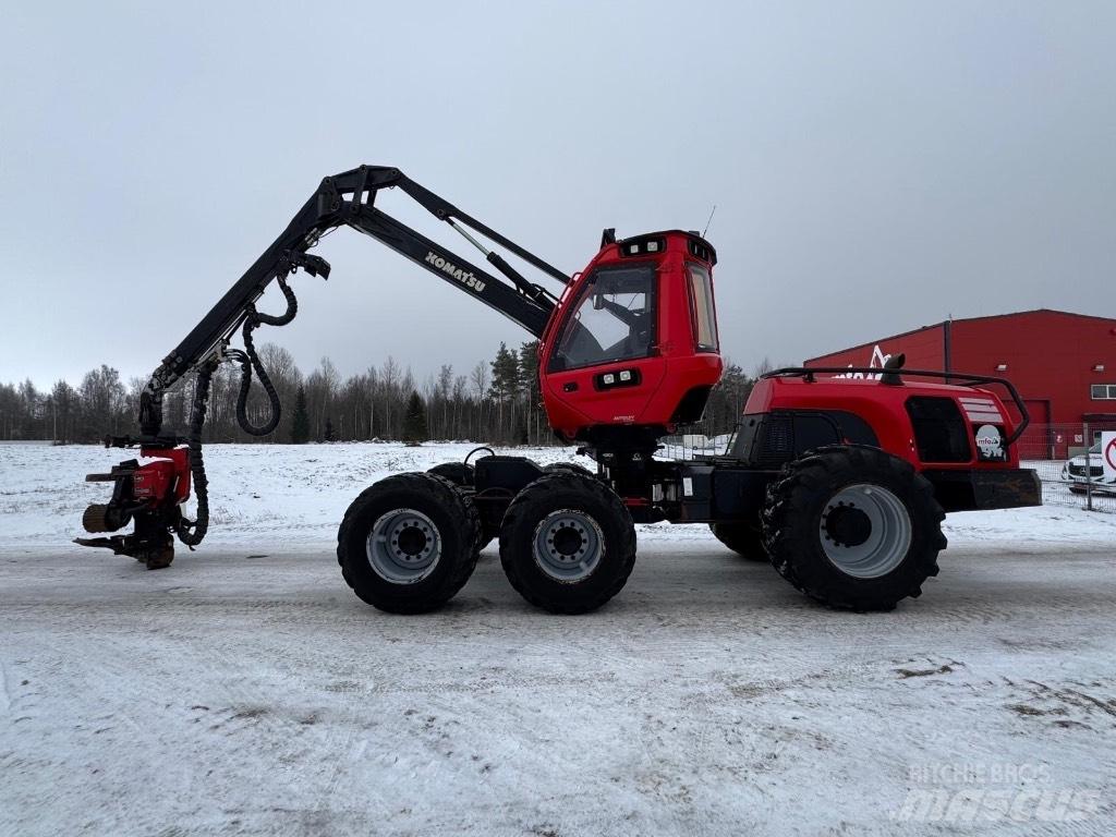 Komatsu 911 حصادات