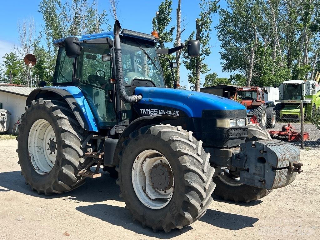 New Holland TM 165 الجرارات