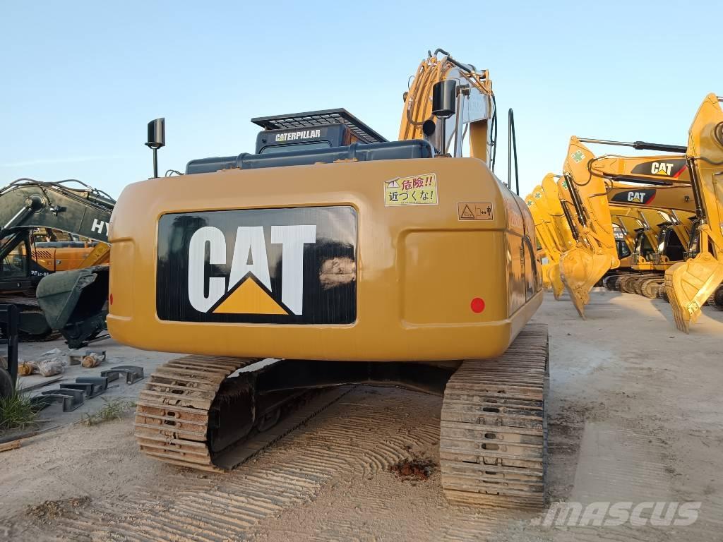CAT 320D2 حفارات زحافة