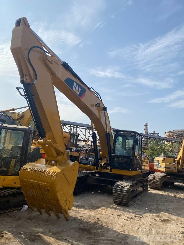CAT 330 D حفارات زحافة