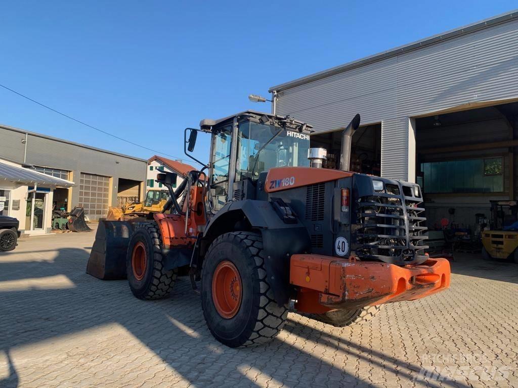 Hitachi ZW 180 لوادر بعجل