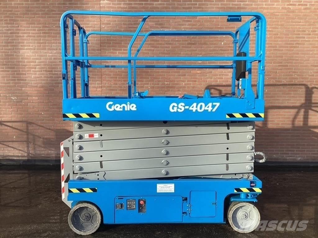 Genie GS4047 رافعات مقصية الشكل