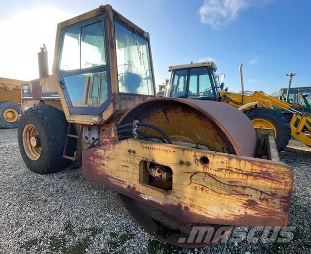 Komatsu JV110WA-HD مداحل أحادية الأسطوانة