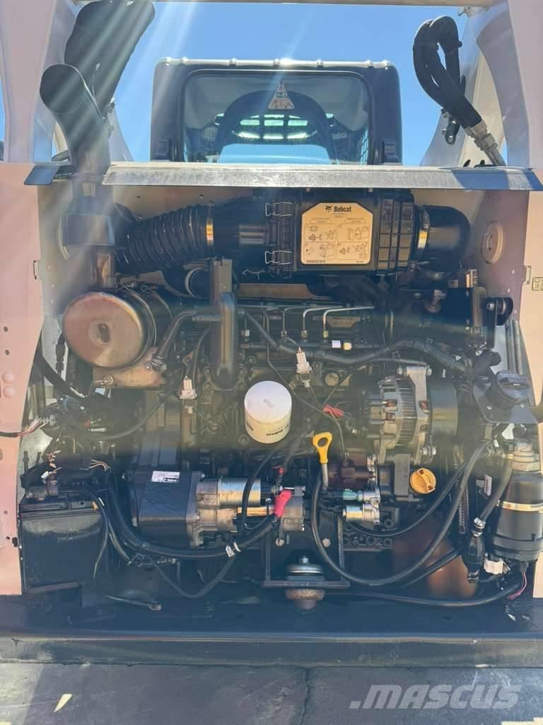 Bobcat T 590 لوادر انزلاقية التوجيه