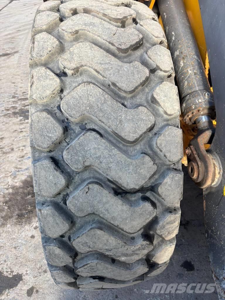 Volvo L 90 H لوادر بعجل