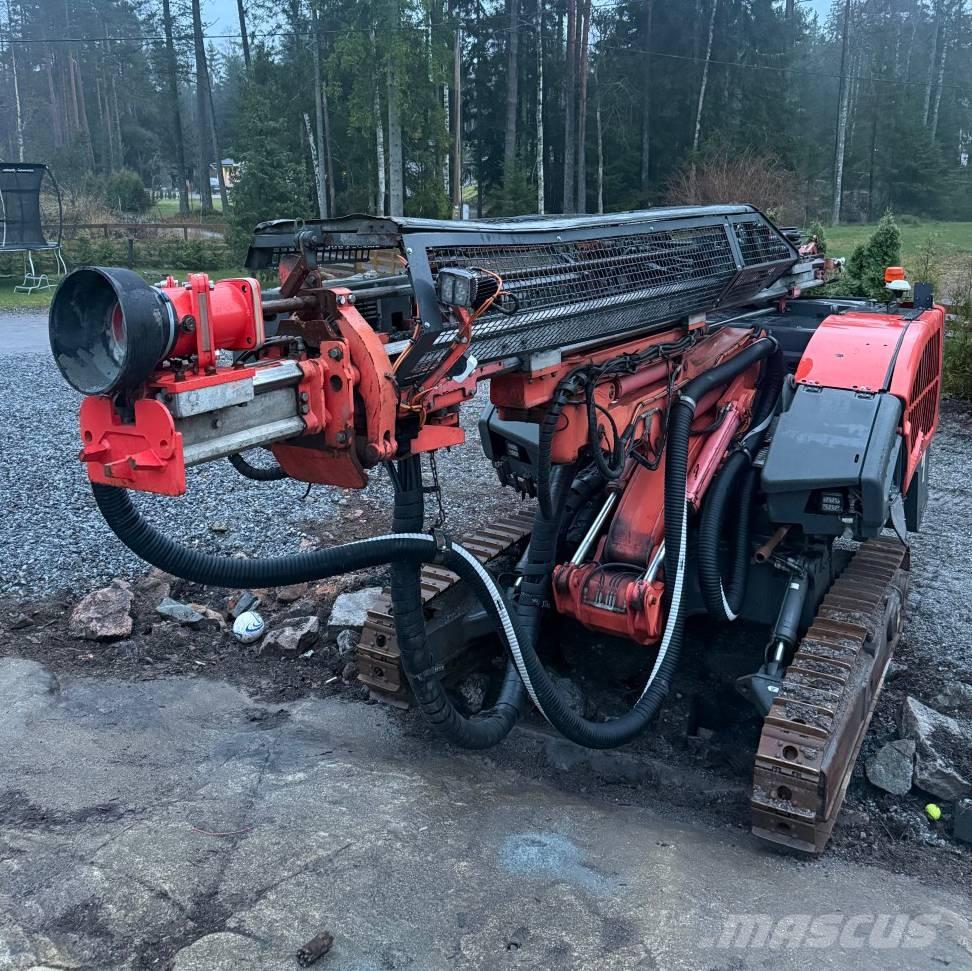 Sandvik Dino DC400 معدات الثقب السطحي