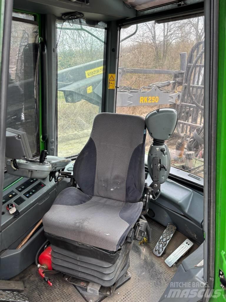 John Deere 1110 D شاحنات