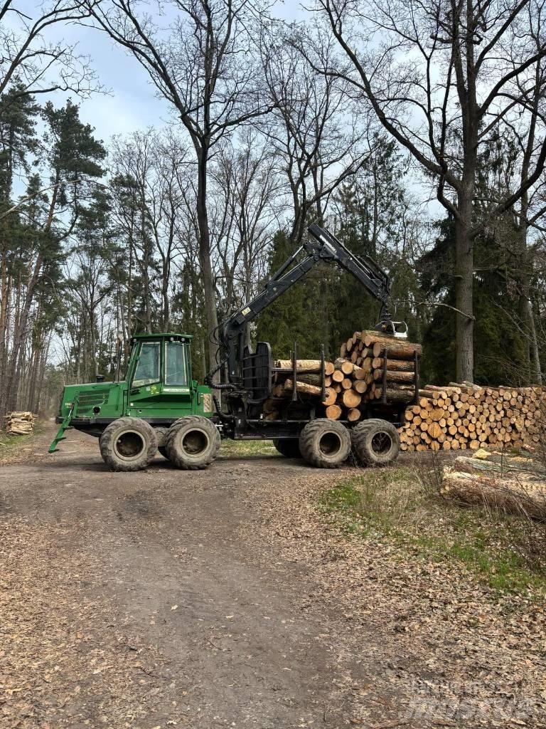 John Deere 1110 D شاحنات