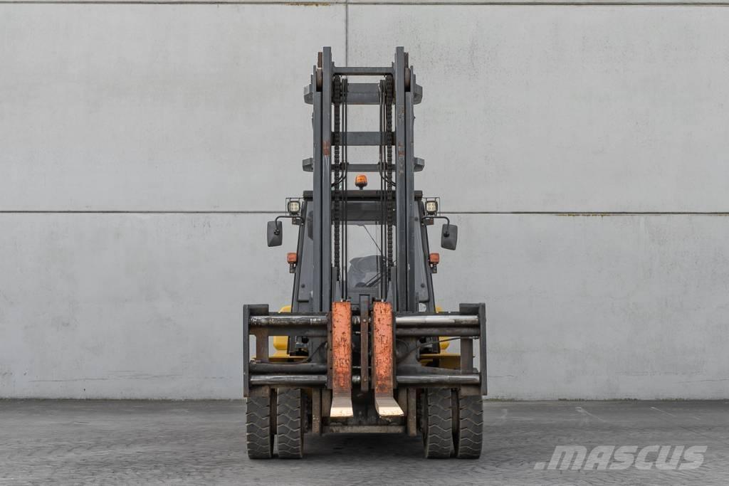 Komatsu FD 80-10 شاحنات الديزل
