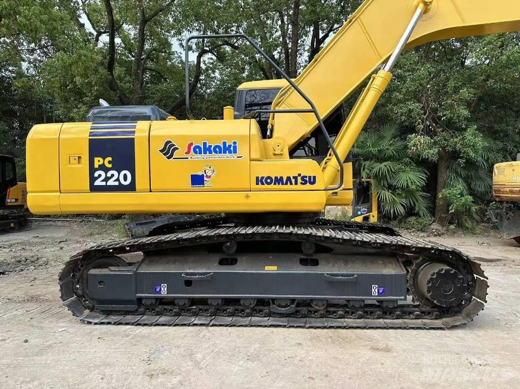 Komatsu PC220-8 حفارات زحافة