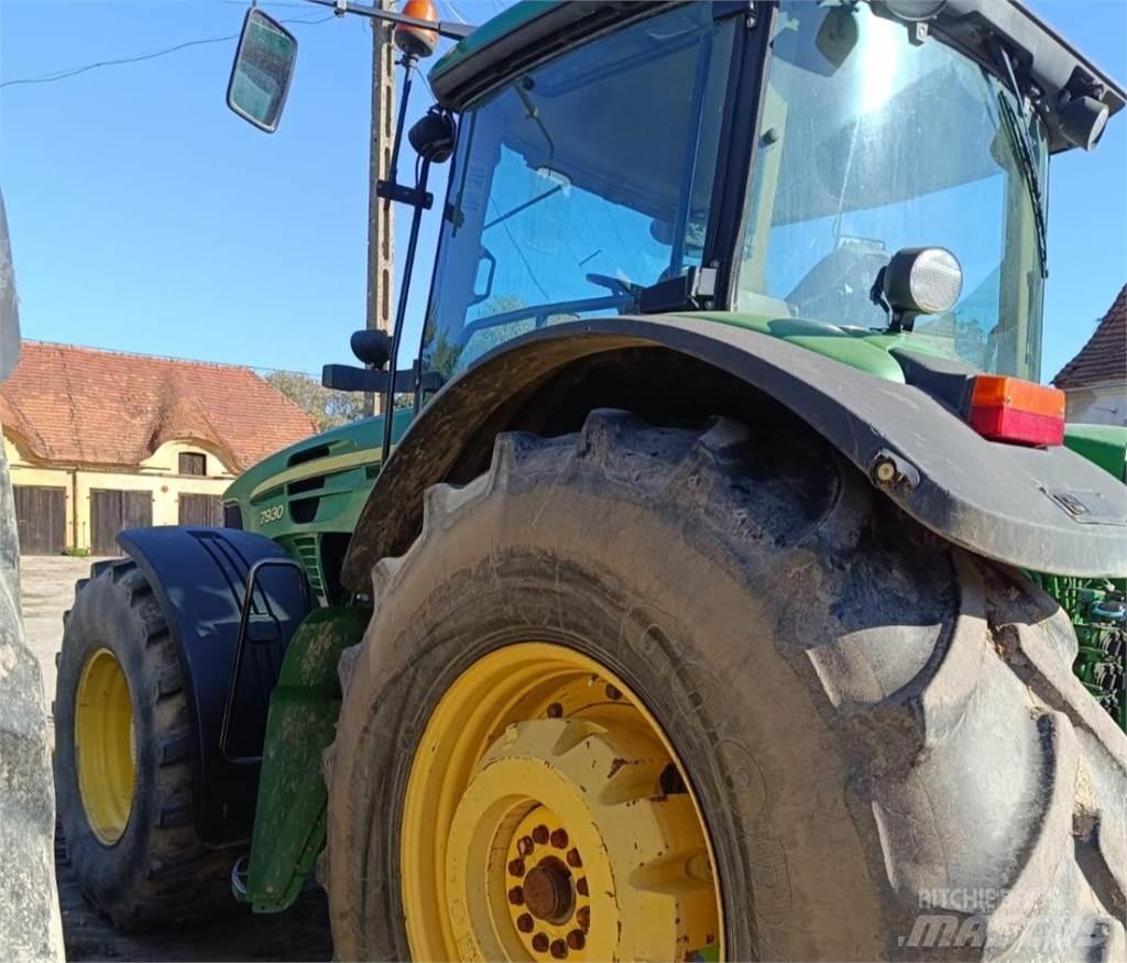 John Deere 7930 الجرارات