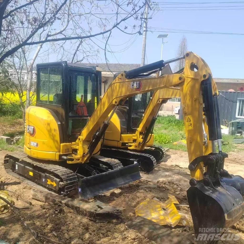 CAT 303 E حفارات زحافة