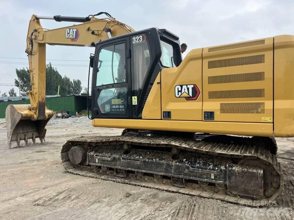 CAT 323 GC حفارات زحافة