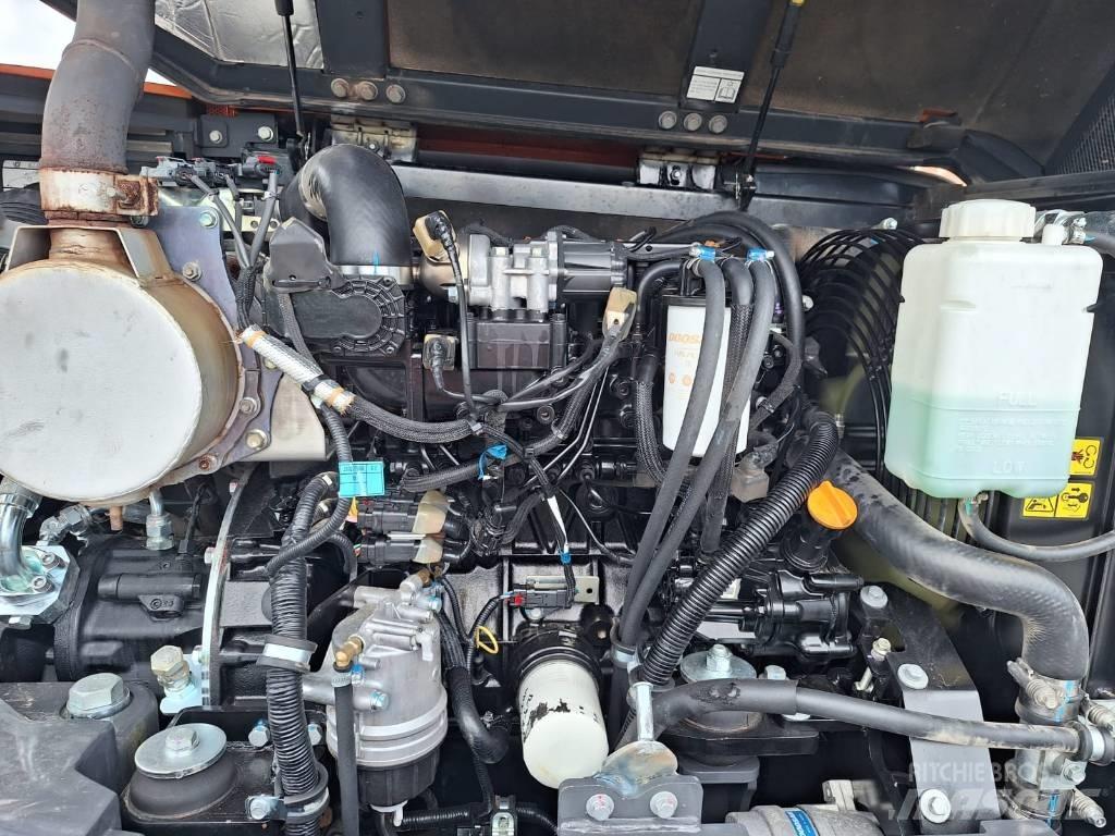 Doosan DX 85 R حفارات زحافة