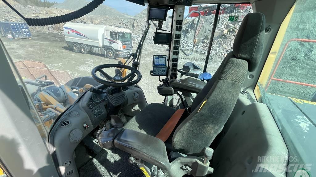 Volvo L 260 H لوادر بعجل