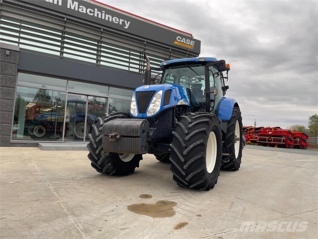 New Holland T7050 الجرارات