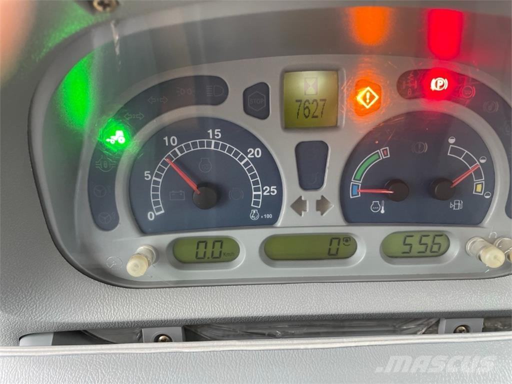 New Holland T7050 الجرارات