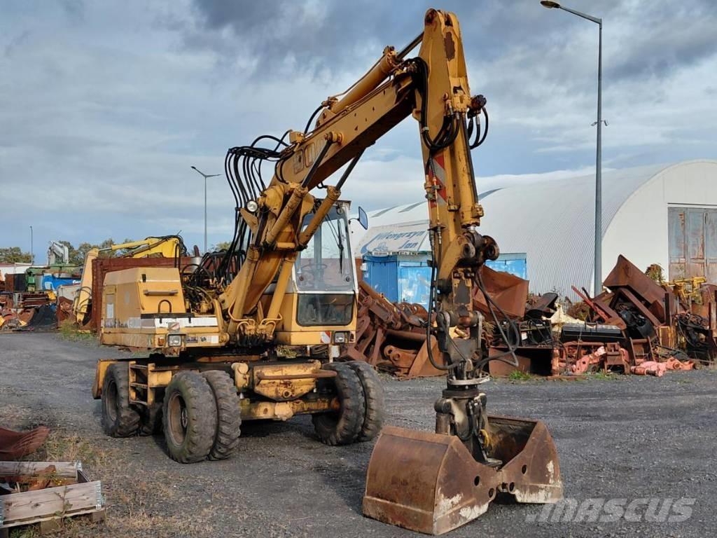 Liebherr A 900 حفارات بعجل
