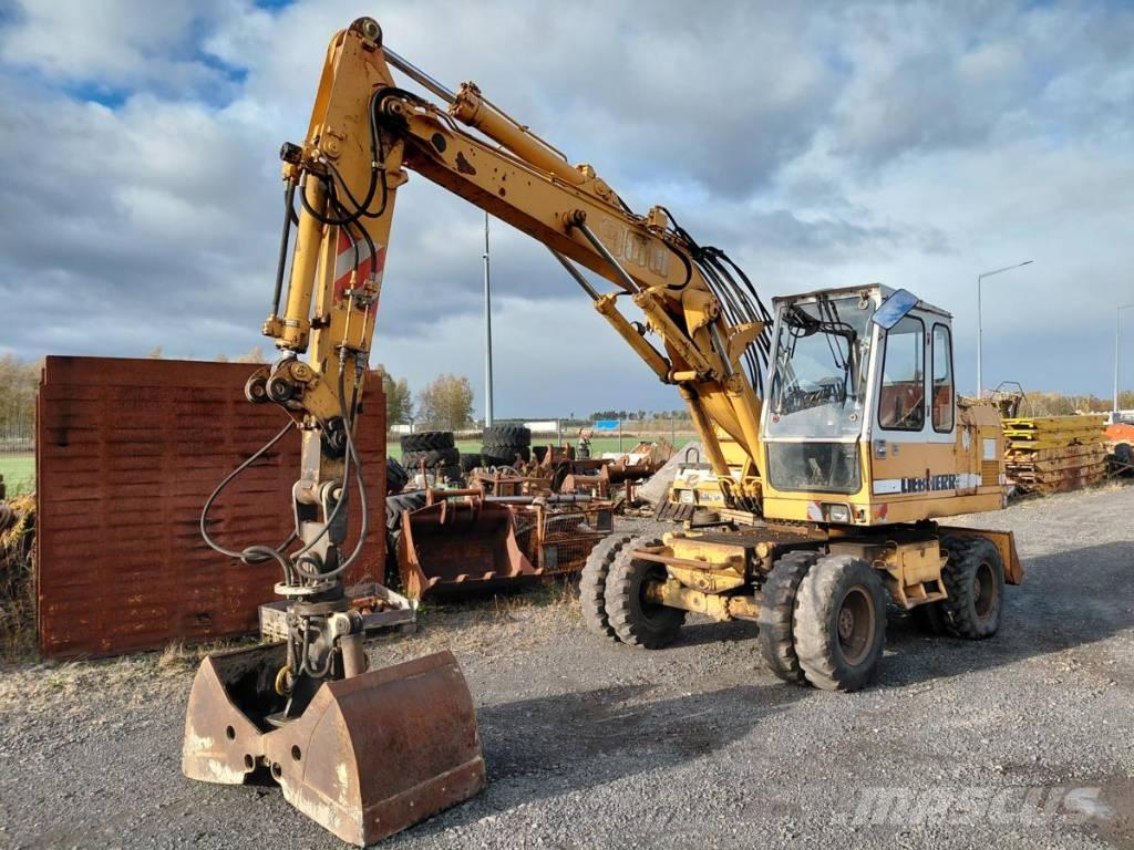 Liebherr A 900 حفارات بعجل