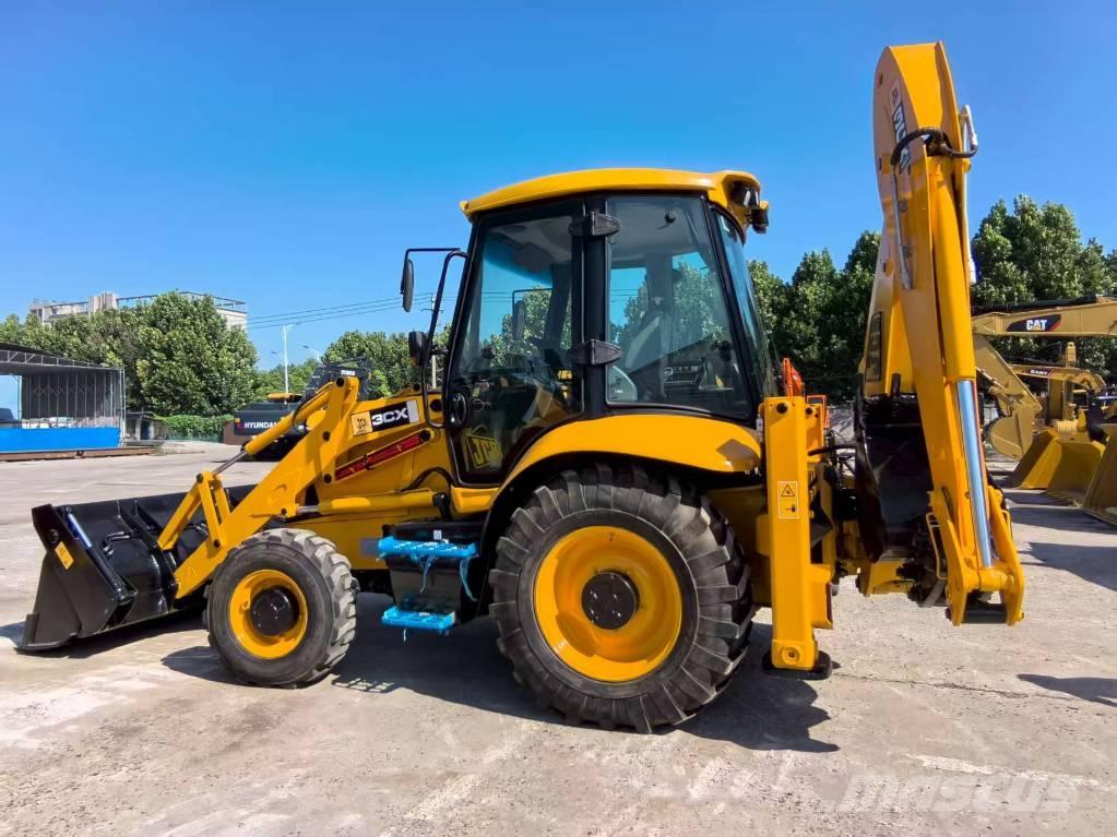 JCB 3CX لوادر ذات جرافات عكسية