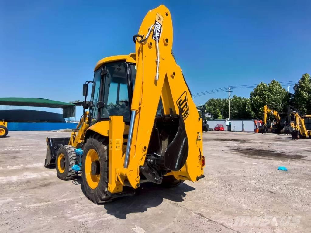 JCB 3CX لوادر ذات جرافات عكسية