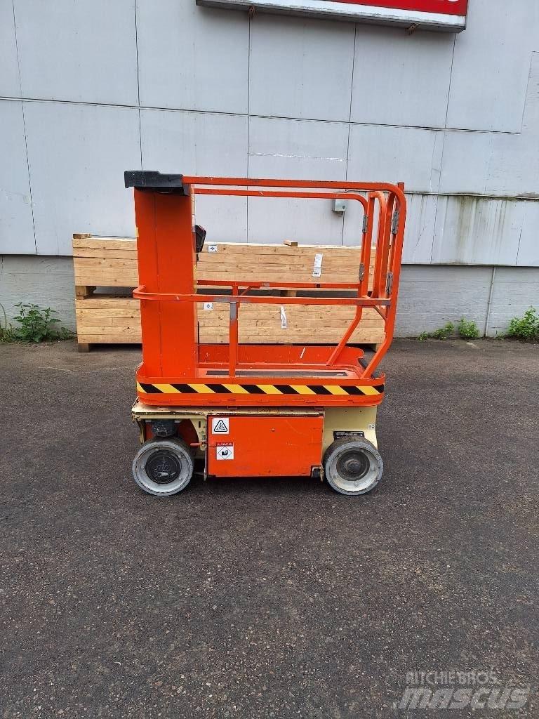 JLG 1230 ES رافعات مقصية الشكل