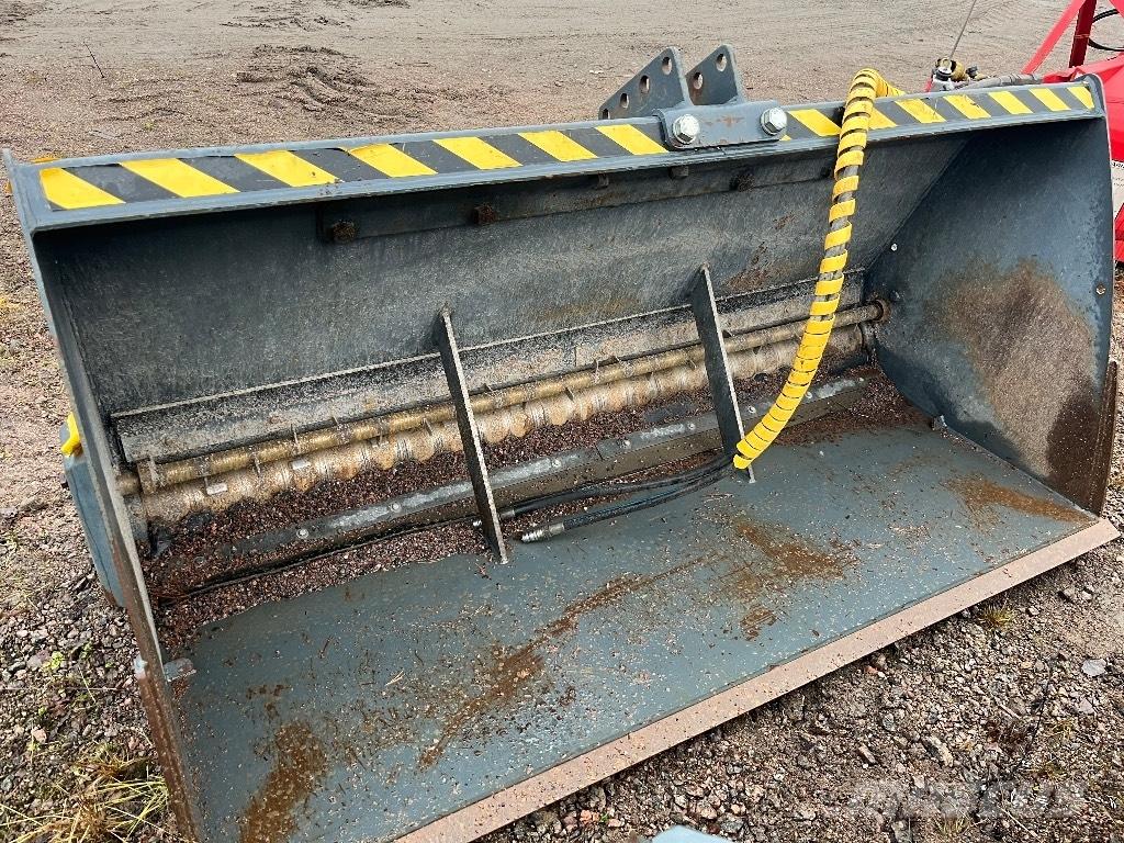 Stark HK1000 معدات نشر الرمال والملح