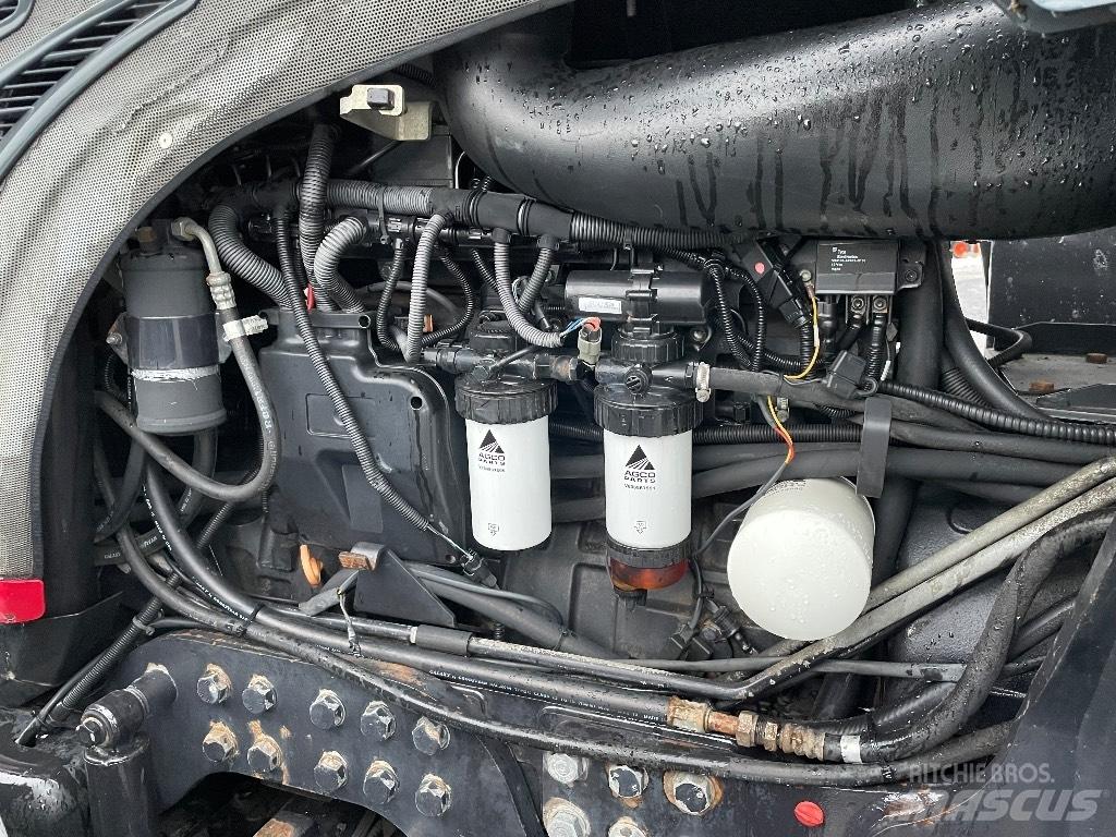 Valtra T202 D الجرارات