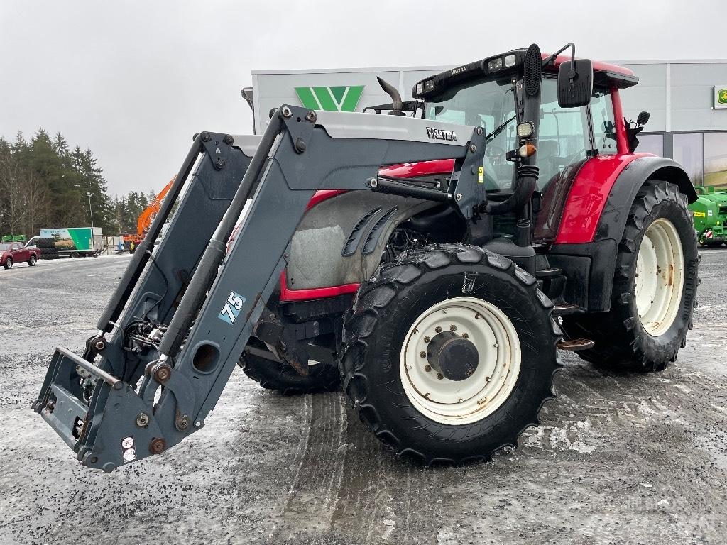 Valtra T202 D الجرارات