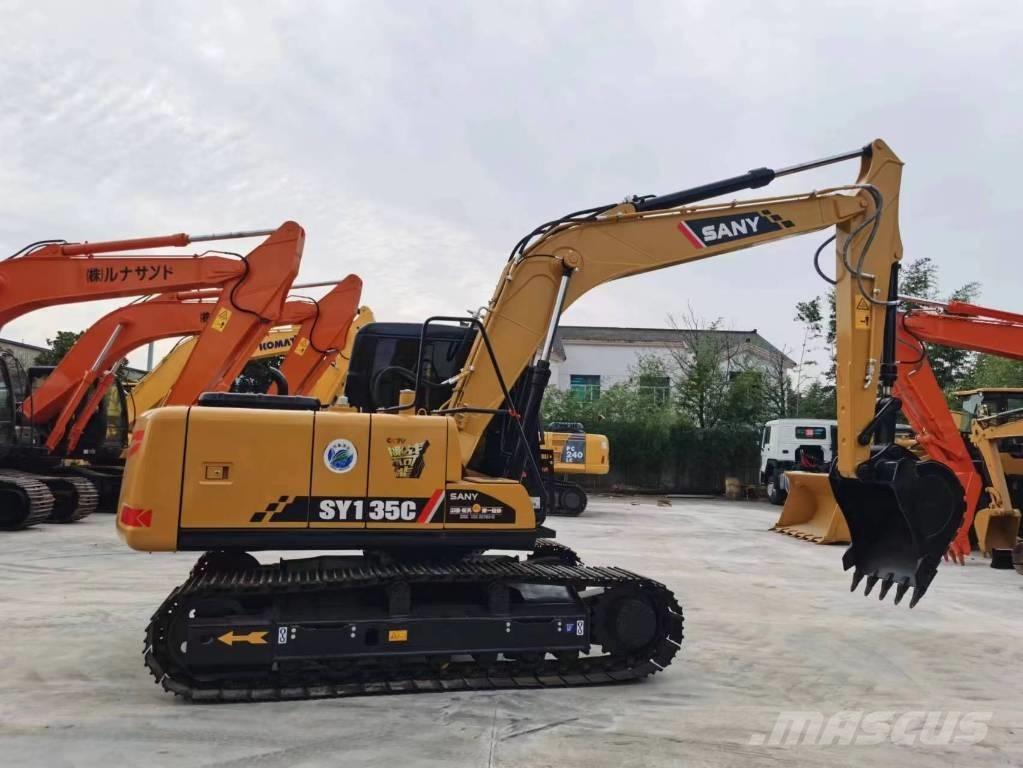 Sany SY 135 C حفارات زحافة