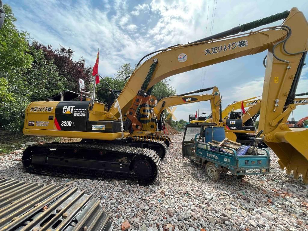 CAT 320 D GC حفارات زحافة