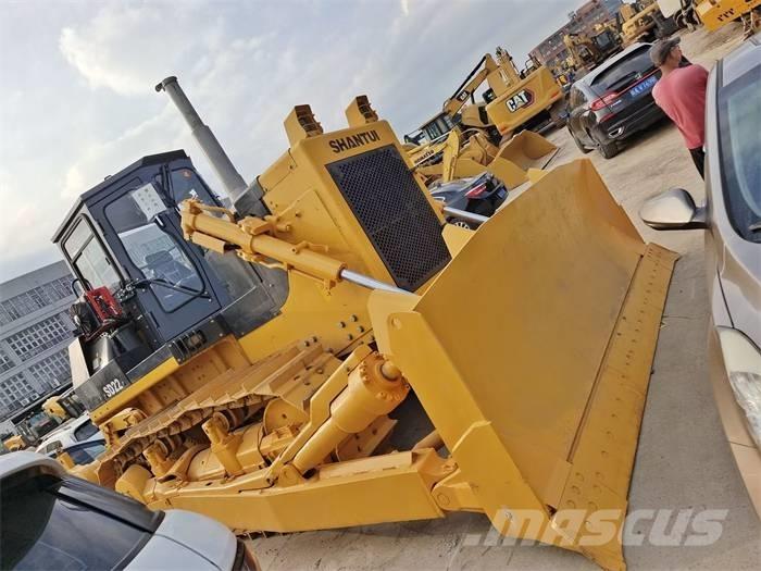 Shantui SD 22 بلدوزرات مجنزرة