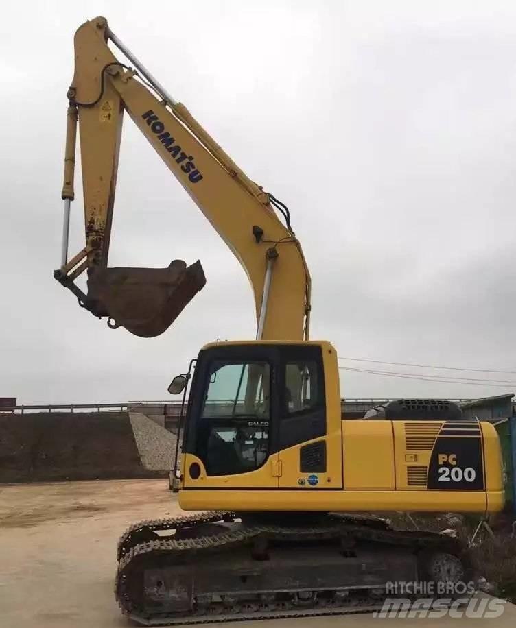 Komatsu pc200-8 حفارات زحافة