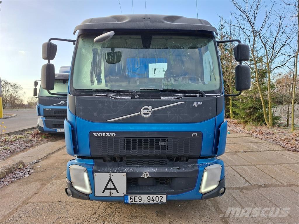 Volvo FL 250 شاحنات بمقصورة وهيكل