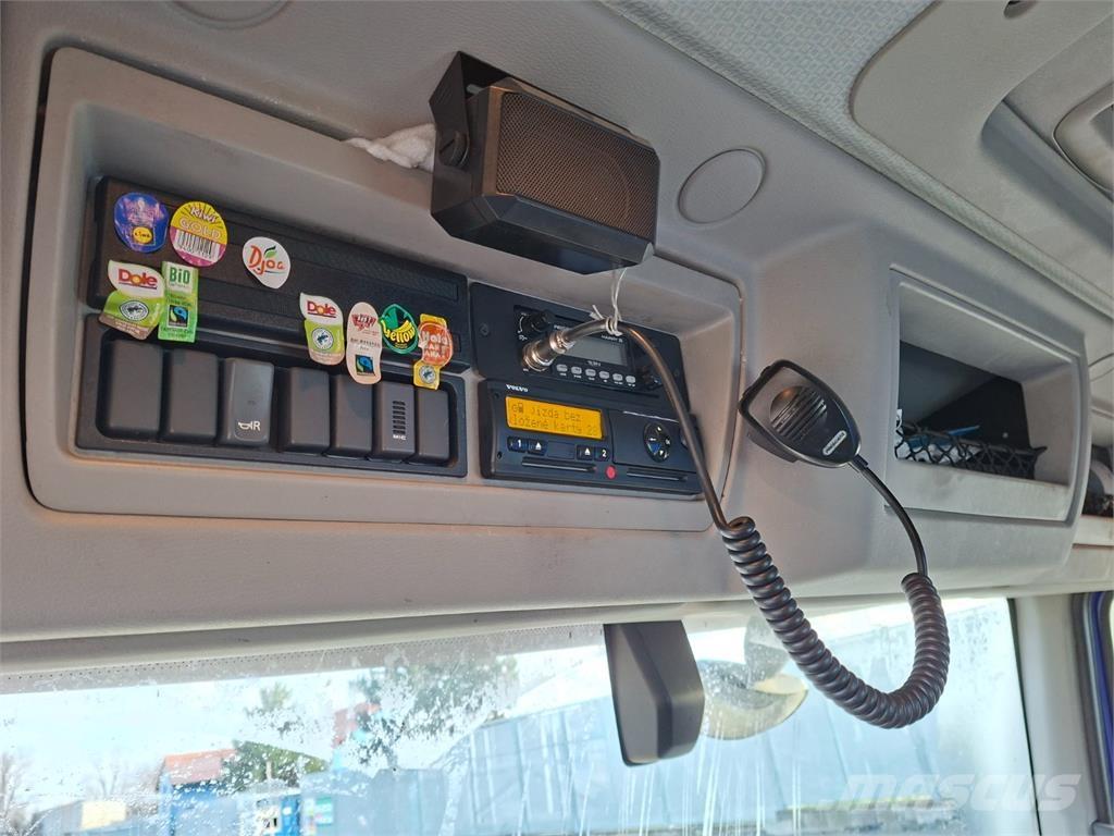 Volvo FL 250 شاحنات بمقصورة وهيكل