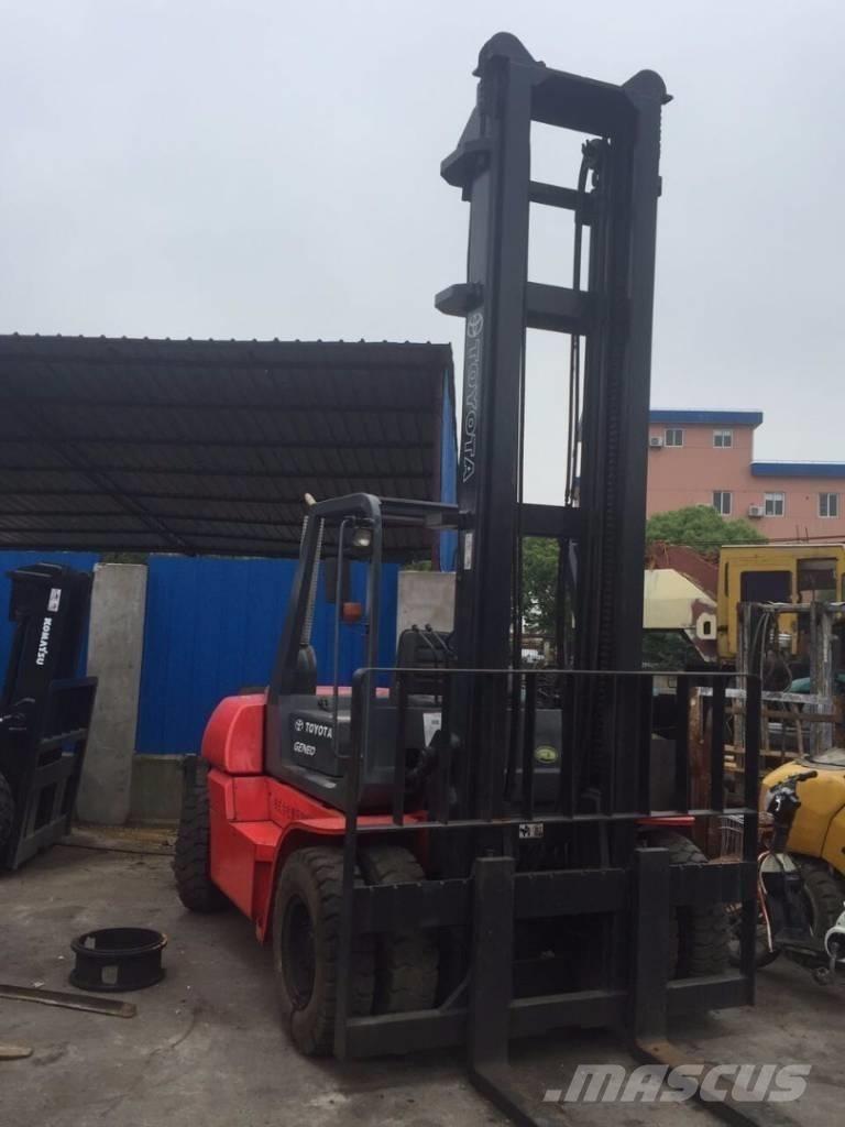 Toyota 8 Ton شاحنات الديزل