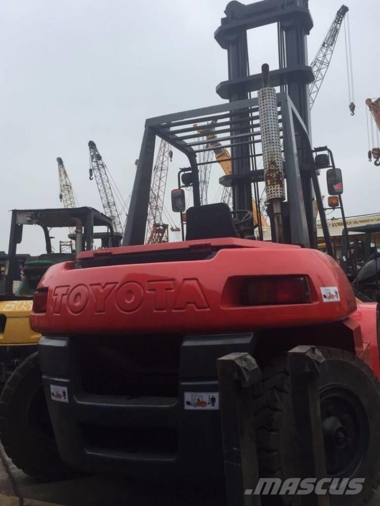 Toyota 8 Ton شاحنات الديزل